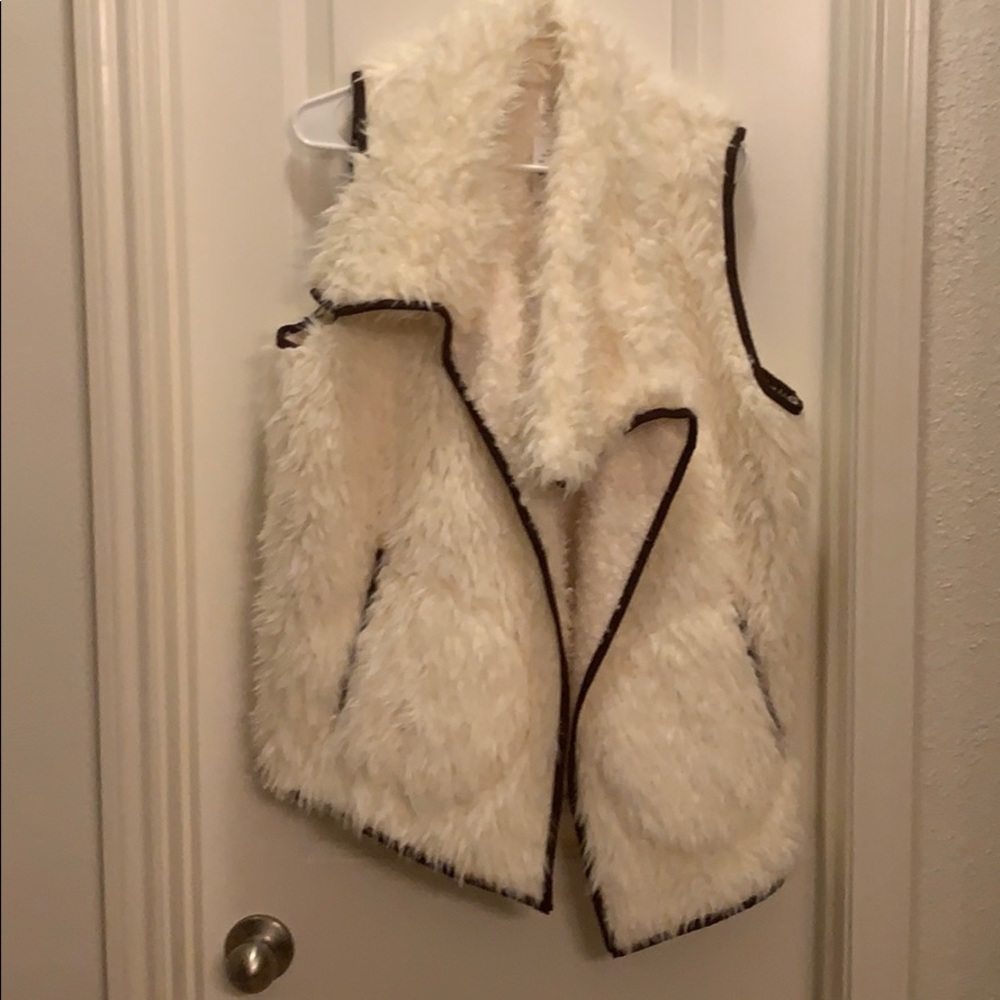 Faux Sherpa Vest - Picture 1 of 4